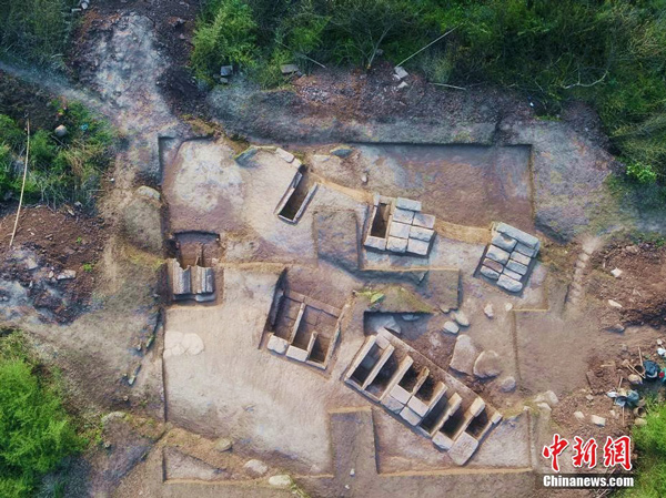 Chongqing unearths 27 ancient tombs