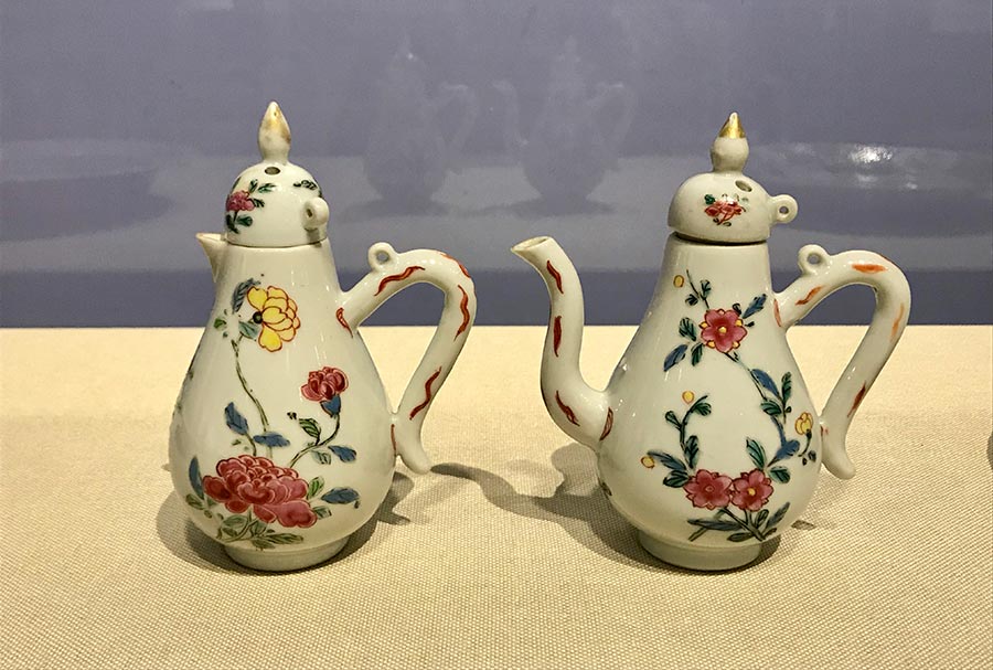Exhibition shows exported porcelain
