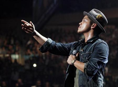 Bruno Mars earns second U.K. number 1 with 'Grenade'