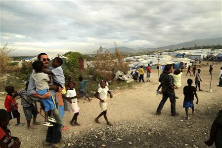 Olivia Wilde, Maria Bello bring Hollywood to Haiti