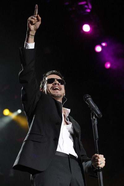 Marc Anthony performs at his Iconos World Tour