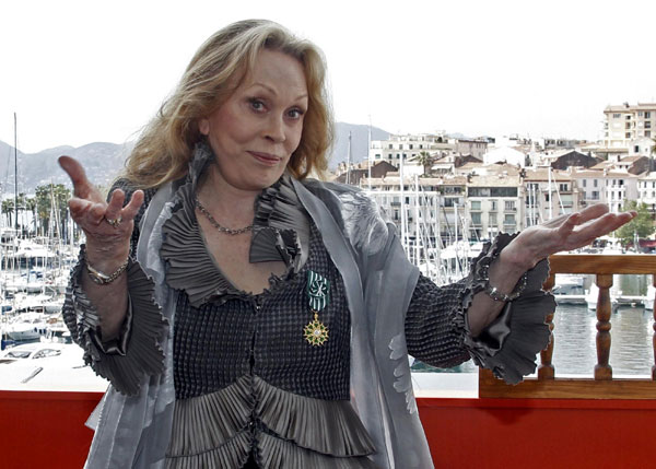 Faye Dunaway honored at Cannes Film Festival