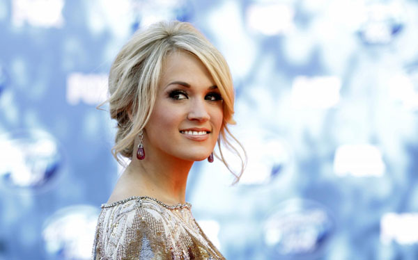 Brad Paisley, Carrie Underwood to host CMA Awards
