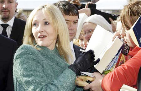 Rowling among hacking inquiry figures