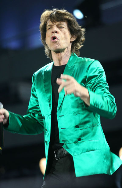Mick Jagger dances to keep fit