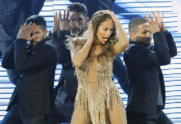 Jennifer Lopez attends 2011 American Music Awards