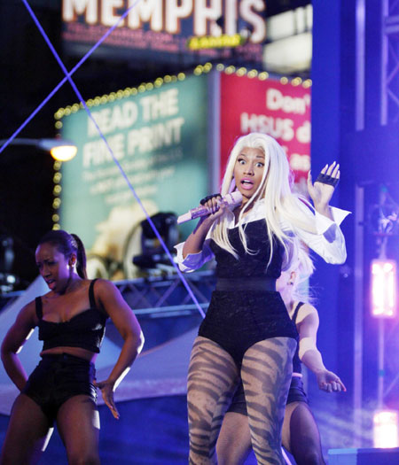 Nikki Minaj performs at Times Square
