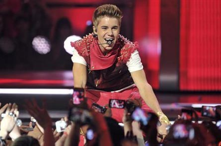 Justin Bieber grows up, gets even on 'Believe'