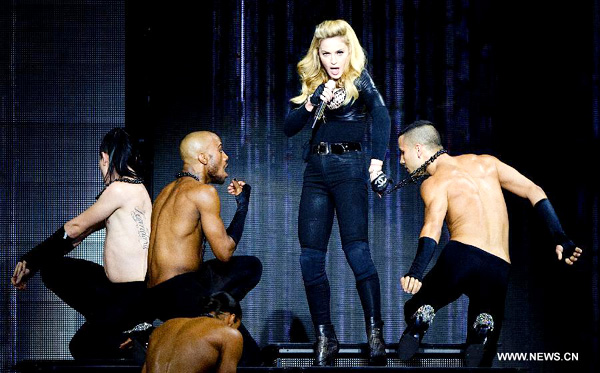 Madonna kicks off solo concert in Amsterdam