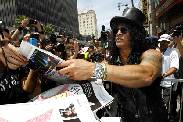Slash' star unveiled on the Walk of Fame