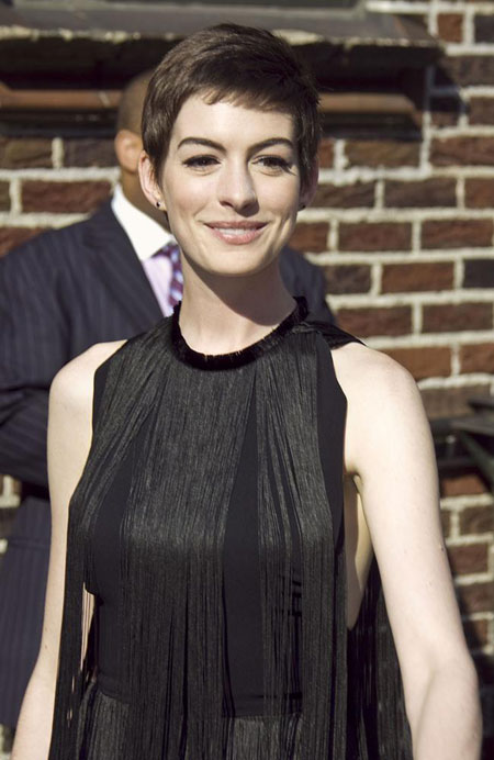 Anne Hathaway 'inconsolable' after haircut