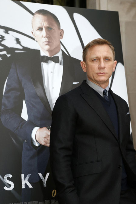 Daniel Craig and cast members at photocall for 'Skyfall' in Paris