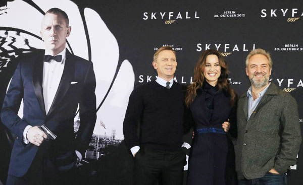 Daniel Craig promotes 'Skyfall' in Berlin