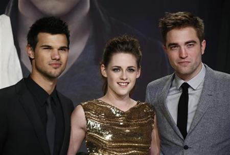 'Twilight' sendoff starts with huge $341m