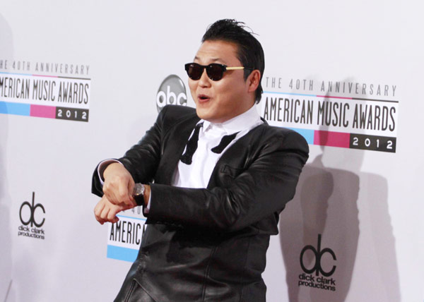 Celebrities arrive at American Music Awards