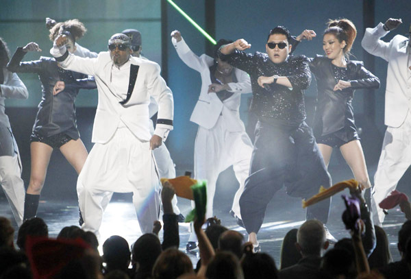 Celebrities perform at American Music Awards