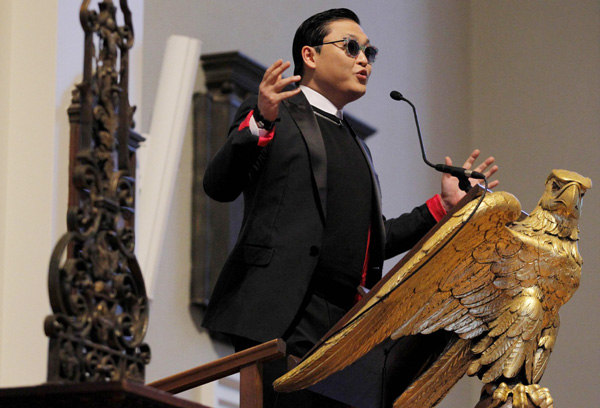 PSY speaks at Harvard University