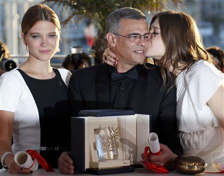 French lesbian love story wins top prize at Cannes