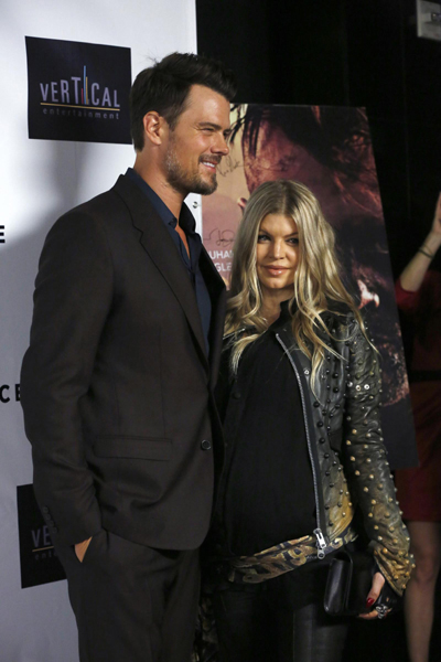 Pregnant Fergie attends premiere of 'Scenic Route'