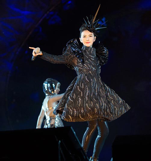 Stefanie Sun holds last concert of 2014 Asian tour