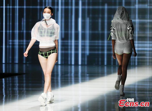 Fashion designers turn eyes to smog mask