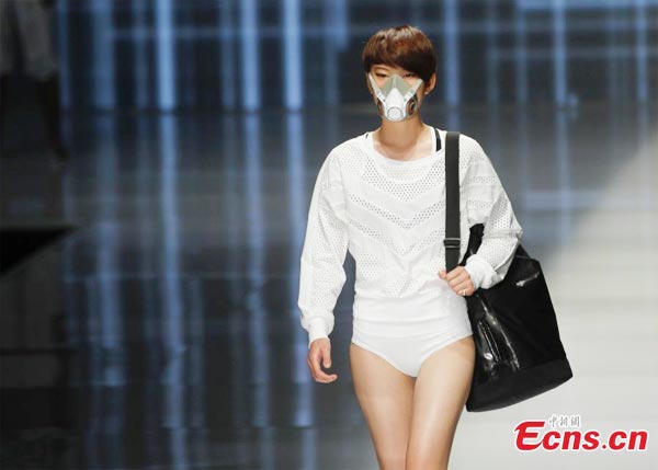 Fashion designers turn eyes to smog mask