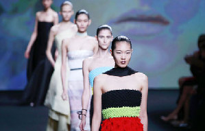 Chinese designer shows collection in Paris[8]| Style