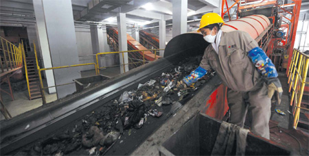 China's burning issue: Scorch the garbage?