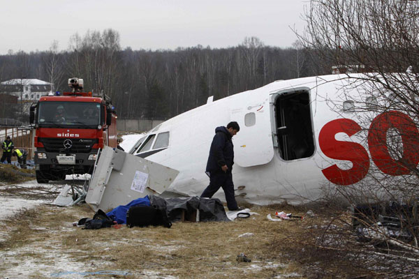 3 killed in Russian plane emergency landing