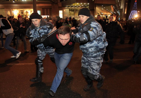 Russia detains over 1,000 amid ethnic tensions
