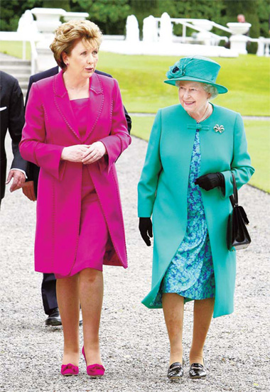 UK queen arrives in Dublin