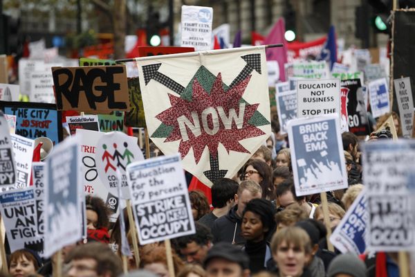 London students march against fee rise