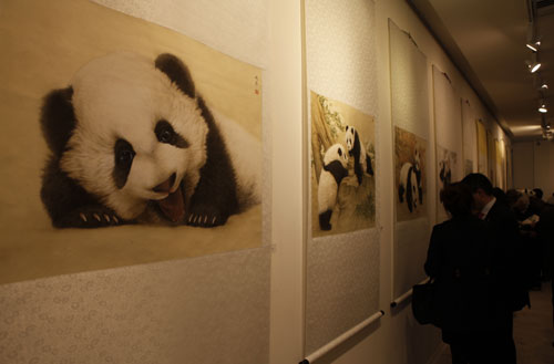 Chengdu art exhibition welcomed by London audience