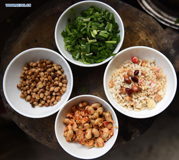 Tradition of drinking oleic tea in Guangxi