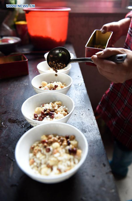 Tradition of drinking oleic tea in Guangxi