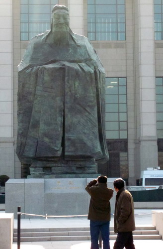 Confucius stands tall near Tian'anmen