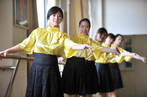 Students learn to behave as ladies in C China