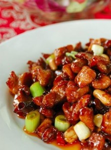 Stir-fried chicken cubes with peanuts