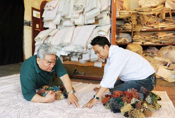 Workshop revitalizes tradition of Tibetan rugs