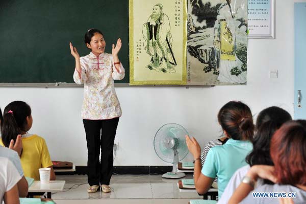 Classes held to teach local women traditional culture in Ningxia