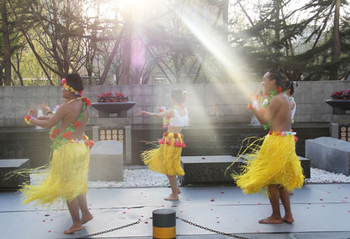 Water Splashing Festival celebrated in Beijing