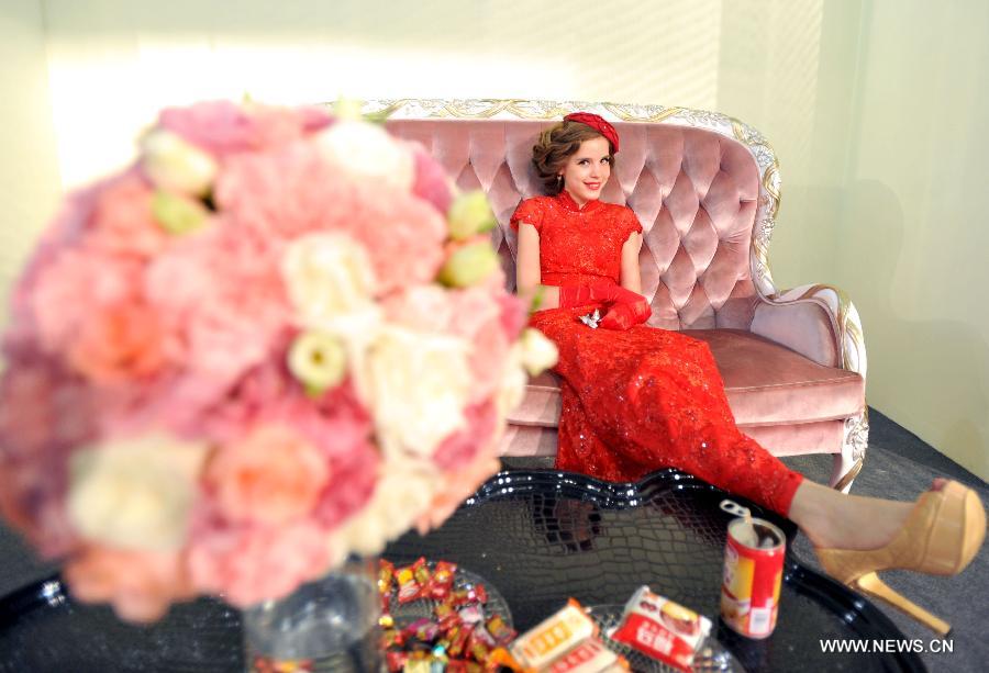 Models showcase elegance at wedding expo in Nanjing