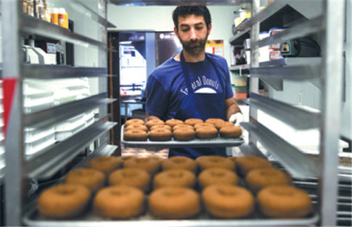 For Philadelphia Phish fan, time to make doughnuts