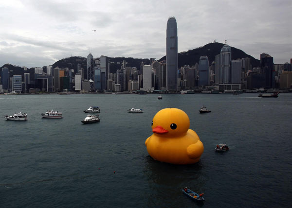 Rubber Duck knockoff in Shanghai