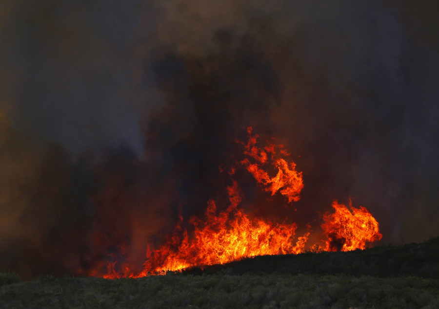 California wildfire: New blaze erupts
