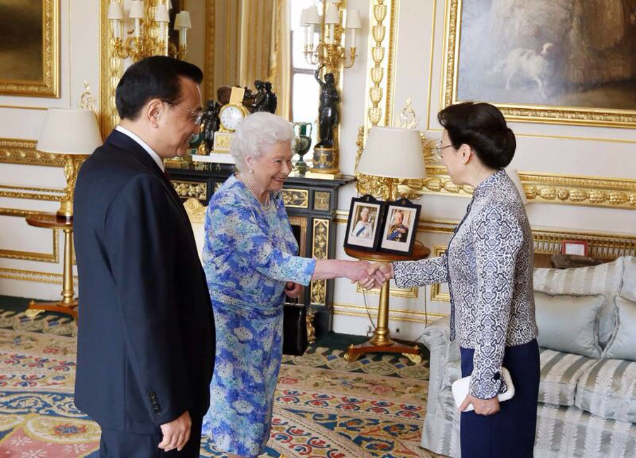 Premier Li meets British Queen, Prime Minister