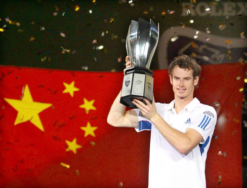 Murray thrashes Federer to lift Shanghai title