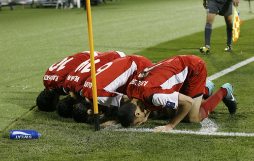 Japan ride out penalty controversy to beat Syria