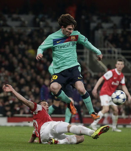 Arsenal fight back to see off Barcelona 2-1