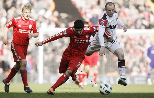 United loses 3-1 at Liverpool, Spurs draw